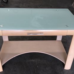 48”wx28”dx30”h Super Good Desk With Glass Top Very Good Condition