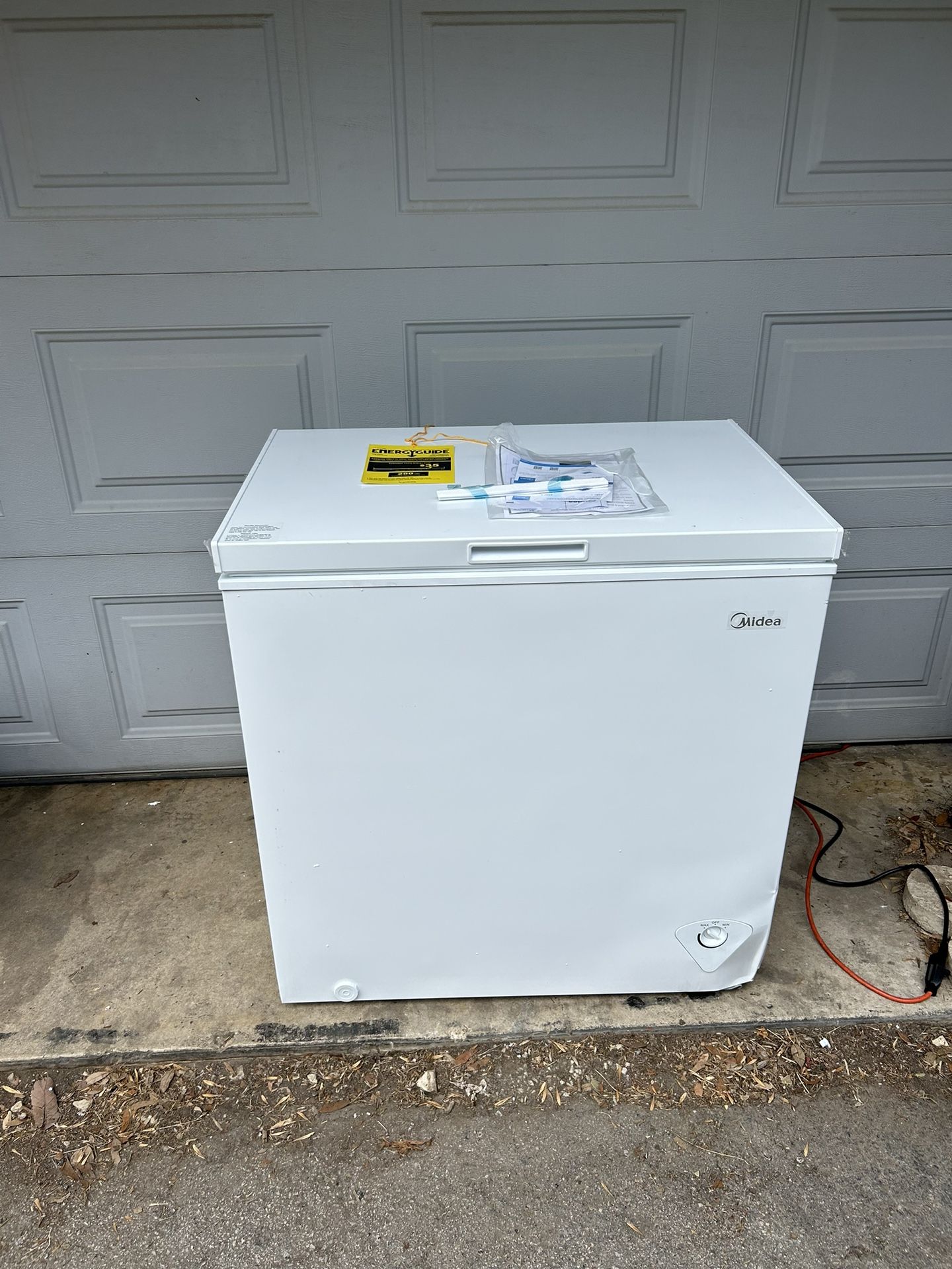 New Midea Chest Freezer, 7.0 Cubic Feet, White