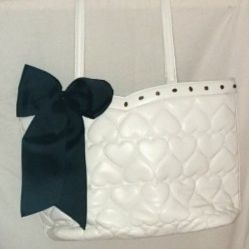 NWOT Betsey Johnson Women's Icon Stud  Off White Tote Bag w/Removable Black Bow