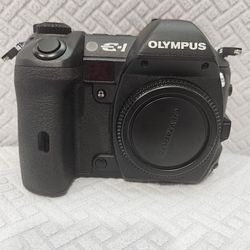 Olympus Digital Camera E-1 