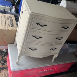 Custom drexel Dresser