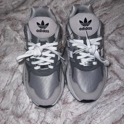 Grey Adidas Sneaker 