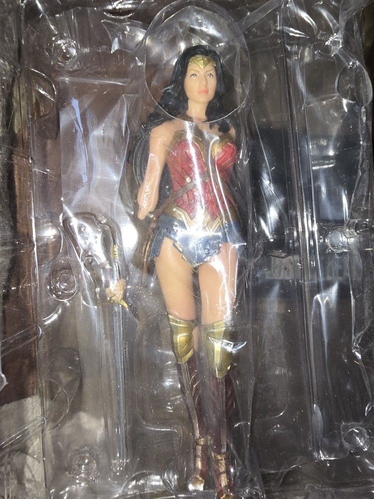 Kotobukiya ARTFX + WONDER WOMAN Justice League 1/10 Figure Statue UNUSED NEW