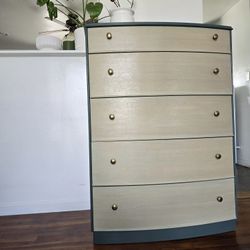 5 Drawer Dresser/chest Of Drawers 