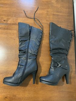 Boots Size 8 Like New 