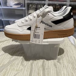 Sz 10.5 White Reebok New $40 FIRM NO TRADES