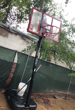 Basketball hoop