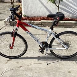 26” Mountain Giant Iguana Bike For Mens 9 Speeds Excellent Condition $225
