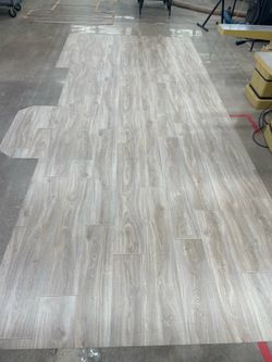 Vinyl sheet flooring 6’x15’