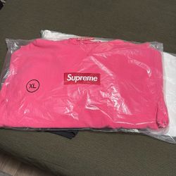 Supreme Magenta XL NEW