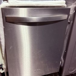 Whirlpool Dishwasher with Fan Dry - Like New