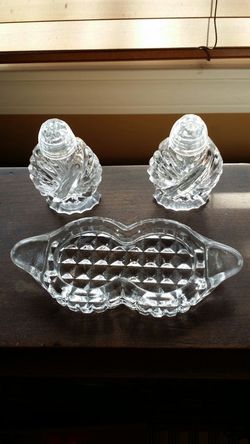 Antique crystal glass salt & pepper with tray