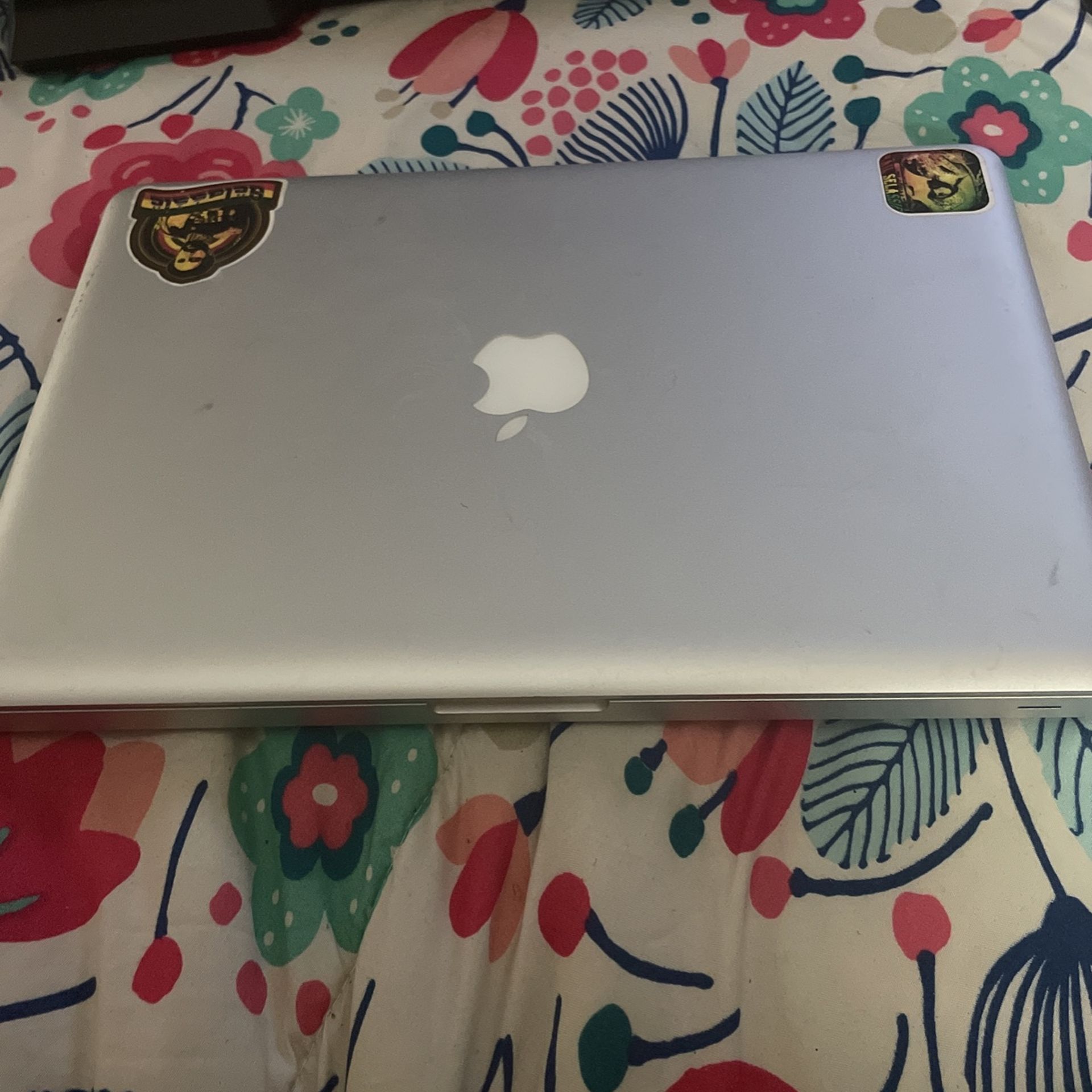 2 MacBook Pro For Parts Only Available For Pickup Only for Sale in