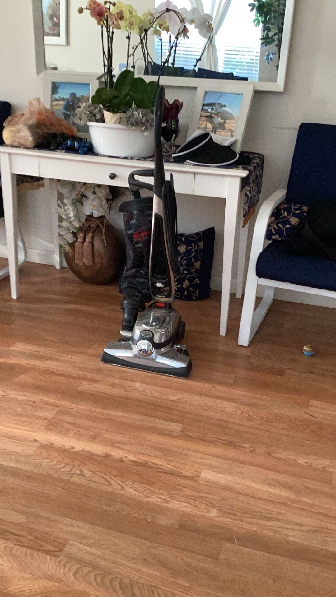 Call me, vacuum cleaner works perfect excellent condition