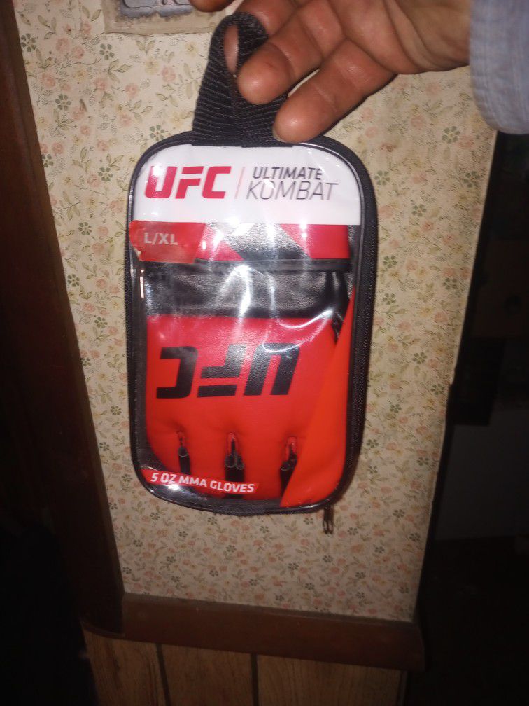 UFC  MMA  5 oz gloves 