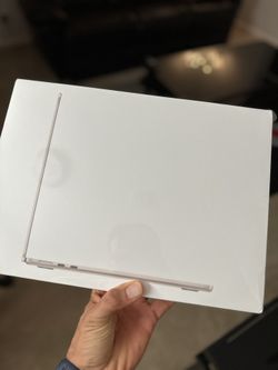Macbook Air M2 256gb BRAND NEW