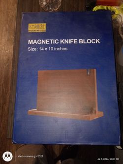Magnetic knife block