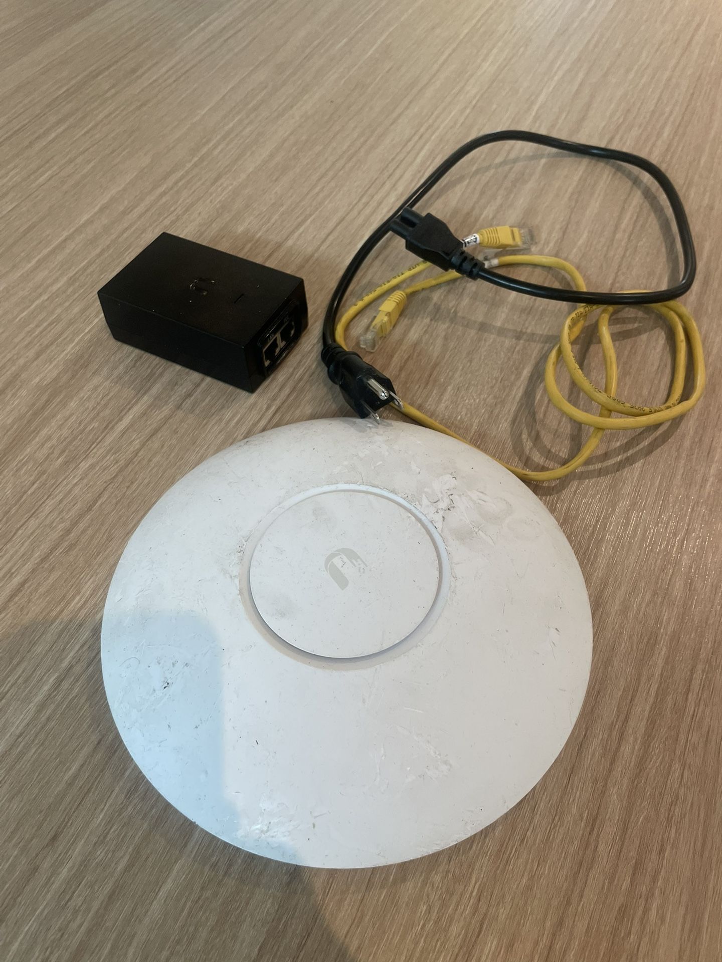Ubiquity UniFi Pro Access Point - UAP-AC-PRO