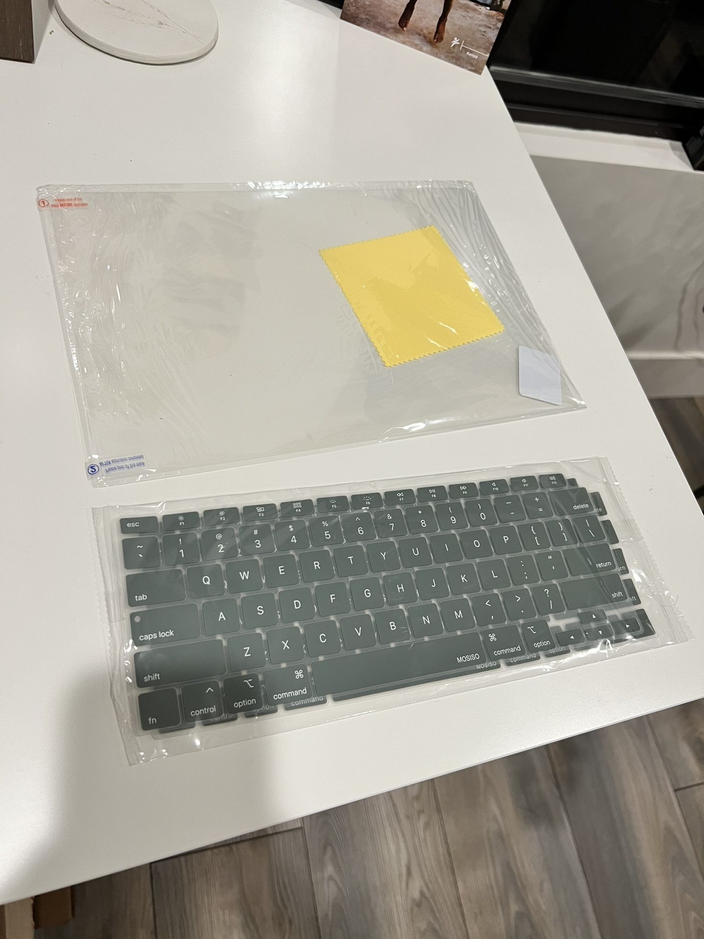 New! Apple MacBook Air M1 Keyboard Cover Protector 2x & Screen Protector Film 2x