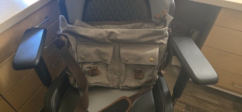 Used Messenger Bag's