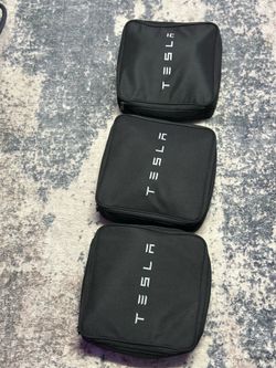Brand New Tesla Gen2 Charger with 120V/240V (3 adapters)