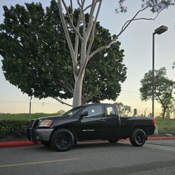 PLEASE READ ADD BEFORE TXT ME
THIS IS AWORK TRUCK
2009 Nissan titan
Runs very good
Automatic 
Motor V8
current tags
CLEAN TITLE title
NO ES 4X4,NO ES 