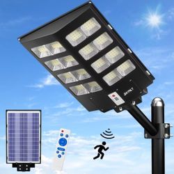 1600W Solar Street Lights Outdoor,Parking Lot Lights Dusk to Dawn,6500K Waterproof Solar Security Flood Lights for Garage