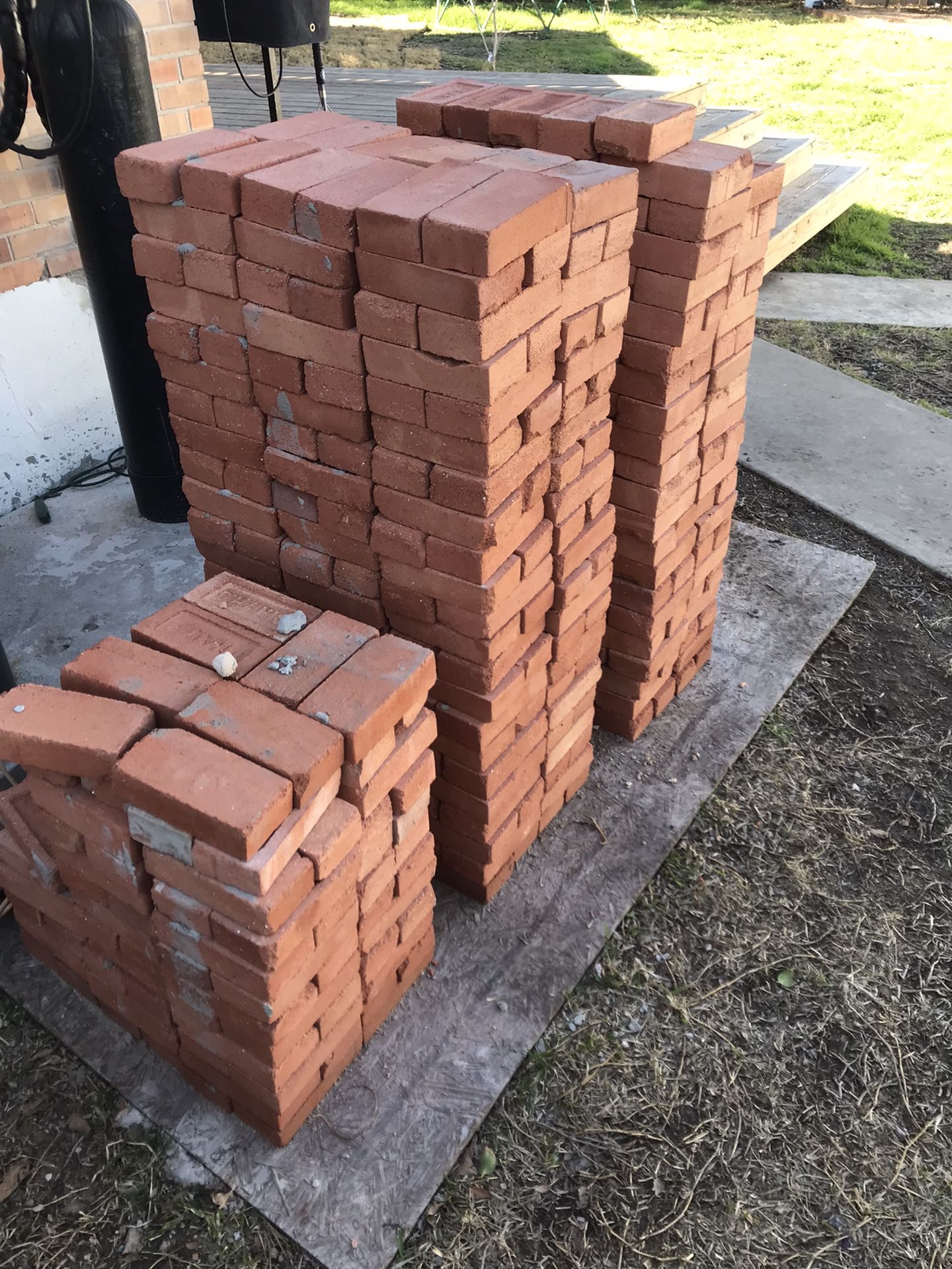 Dhanis Brick