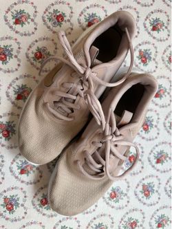 Nike pink 7.5