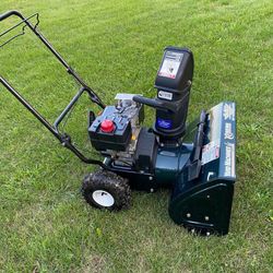 *Like-NEW* Two Stage 22” Snowblower 5.5 HP Engine, Looks & Runs Great