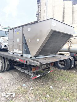 York Roof Top Unit Furnace/Cooling Unit