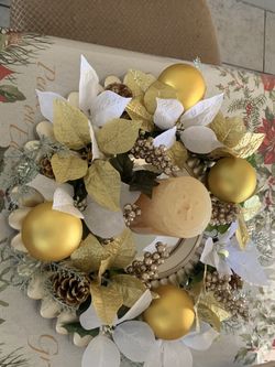 Holiday centerpiece