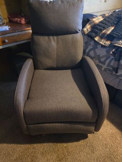 Compact recliner