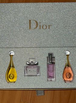 Travel size perfume gift set