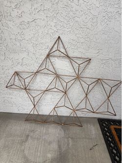 Modern Geometric Metal Wall Decor – Bronze/Copper Finish.