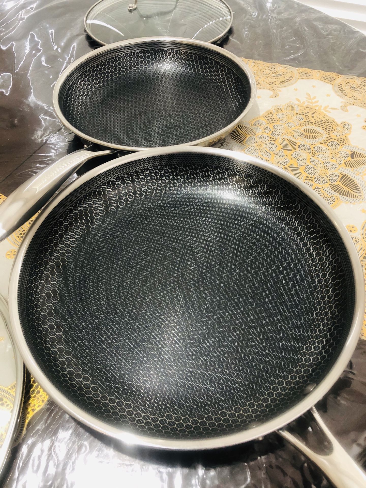 HexClad nonstick pans cookware pans for Sale in Houston, TX OfferUp