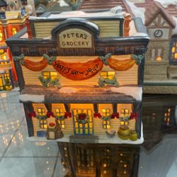 CHRISTMAS VILLAGE CON LUZ  Height7”Inch X  6 “ Inch Width 