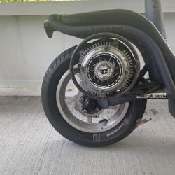 Parts only electric scooter can be rebuilt or obo