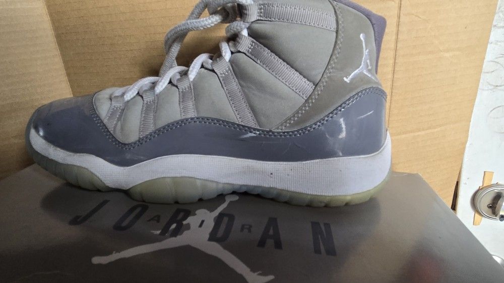 Used 6.5 Kids Jordans