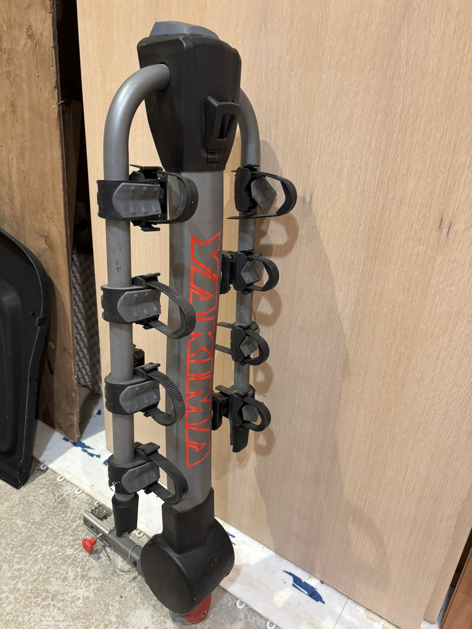 Yakima ridgeback 4-bike Rack For 2” Receiver Hitch
