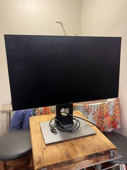 Dell UltraSharp 24”