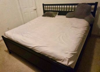 King bed with mattress