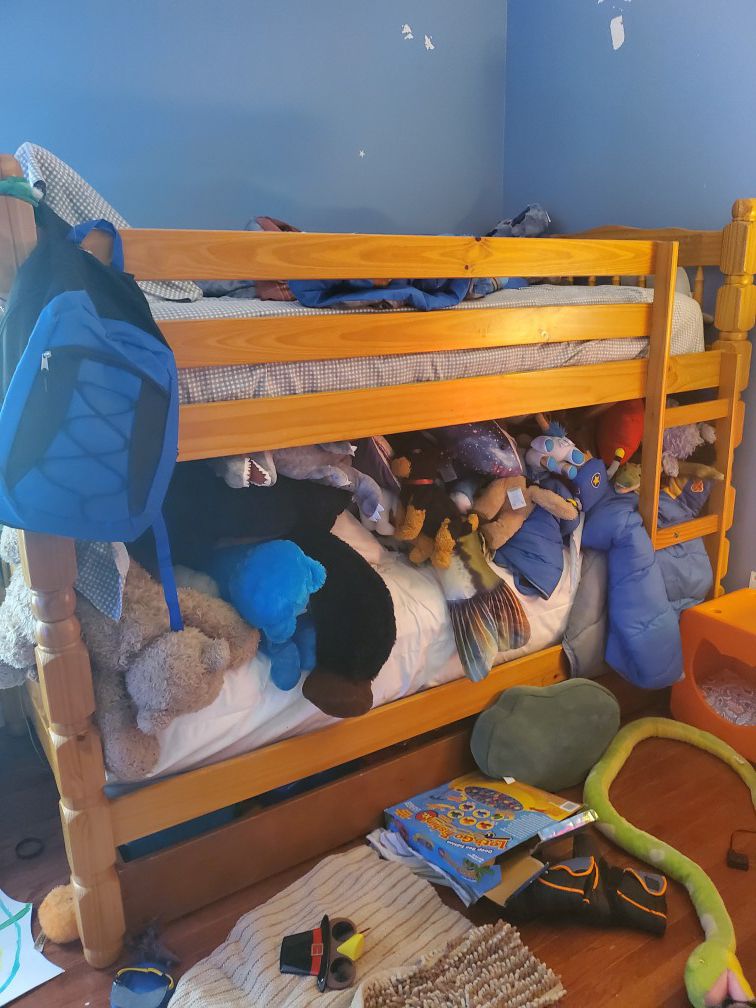 Children's bunk bed