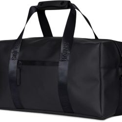 RAINS Trail Gym Bag - Waterproof Sports Bag for Men and Women - Bag for the Gym Or Weekender (Black) 