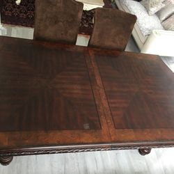 Dining Table With Light Wear 6 Chairs Included 