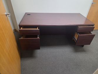 Office Work Desk (must go)