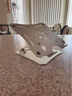 Laptop stand