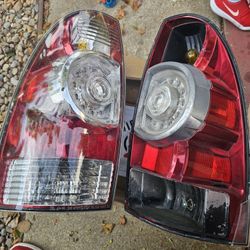 05-15 Toyota Tacoma Oem Taillight