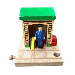 2001 Thomas And Friends Wooden Railway Conductors Shed