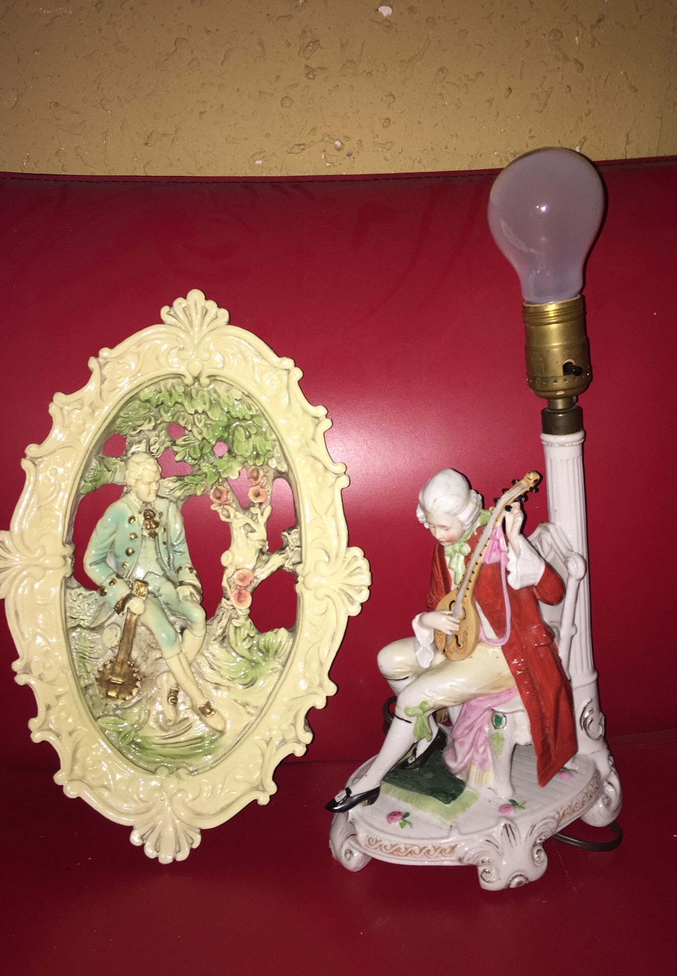 Vintage lamp and picture